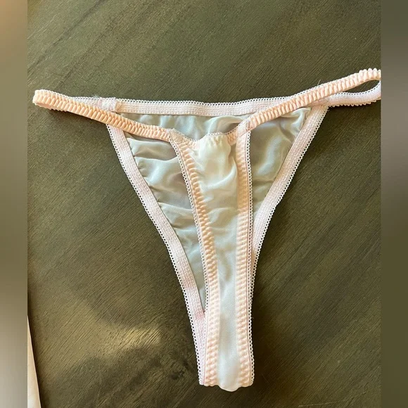 Vintage Gilligan & O’Malley babydoll and thong matching set/sleepwear - Picture 9 of 10